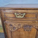 Buffet en chêne sculpté Normand