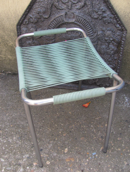 Green stool in scoubidou