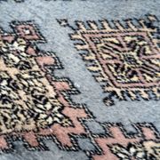 Tapis coureur vintage ouzbek Bukhara fait main en laine – 75 x 244 cm