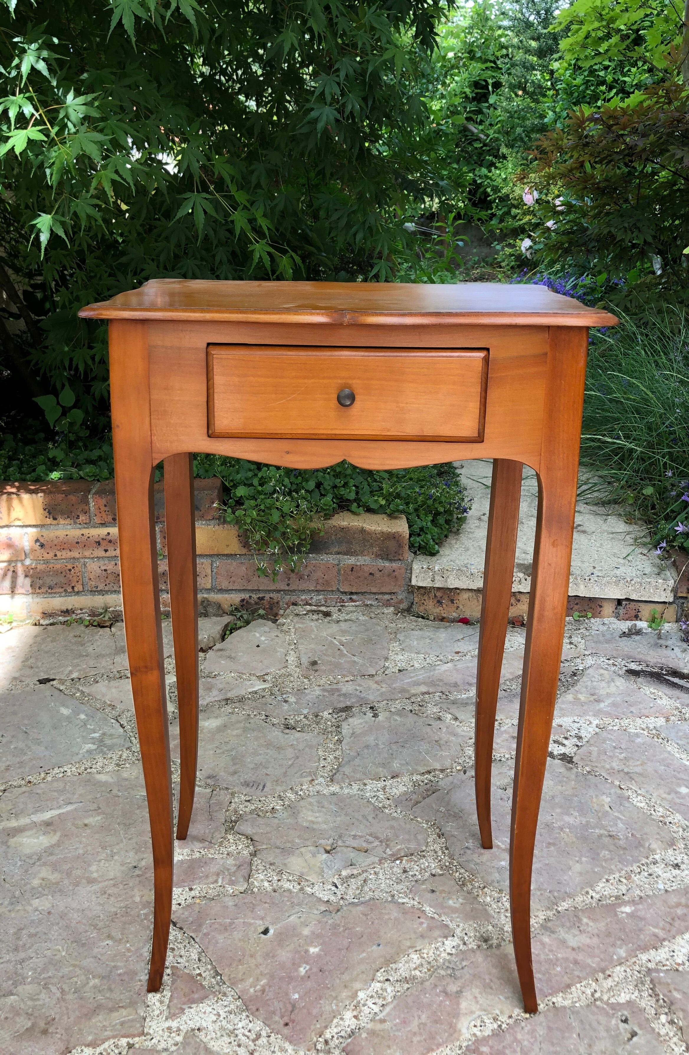 Paire de tables de chevet