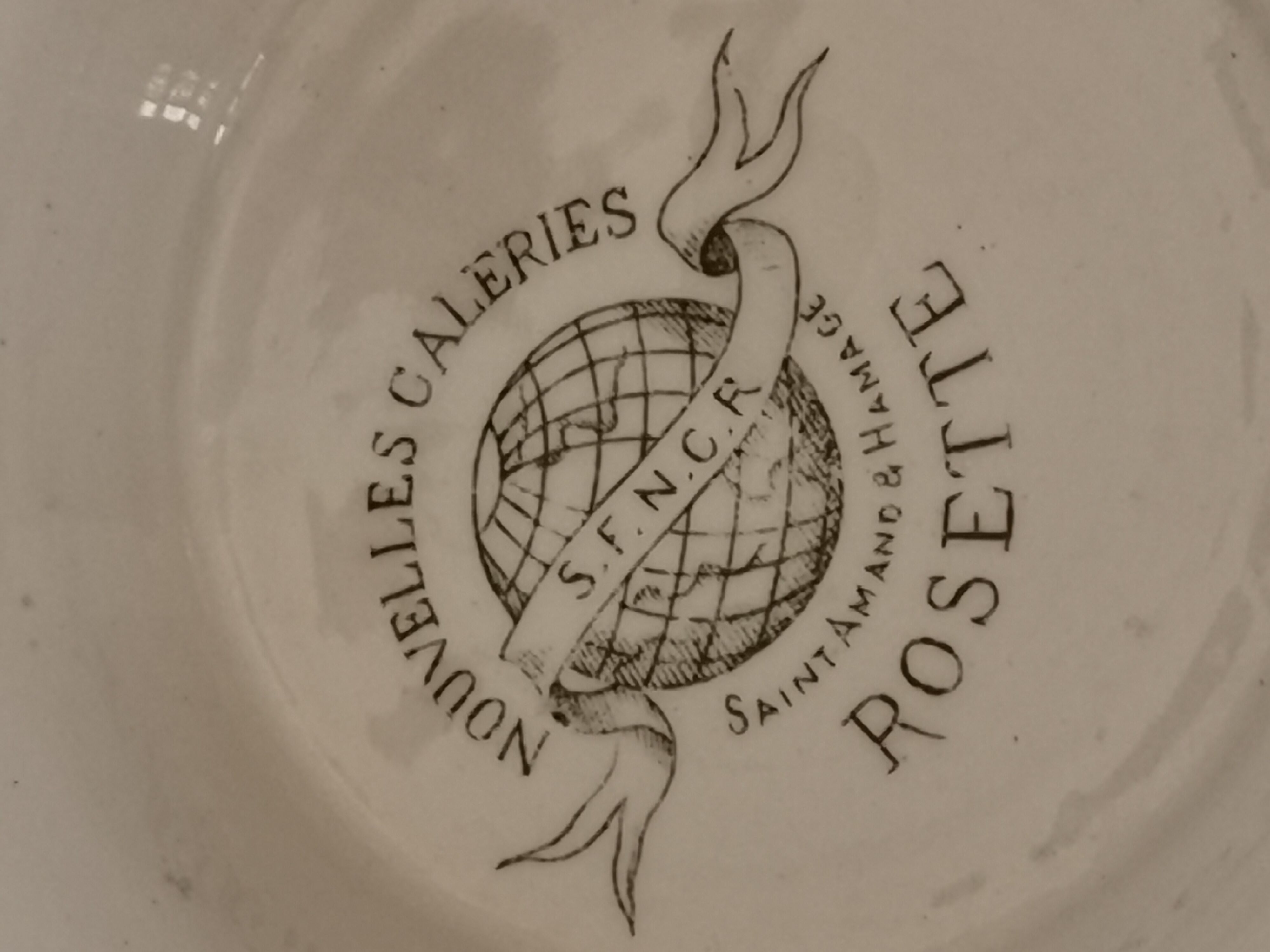 Salad /compotier "Rosette" Saint Amand terre de fer