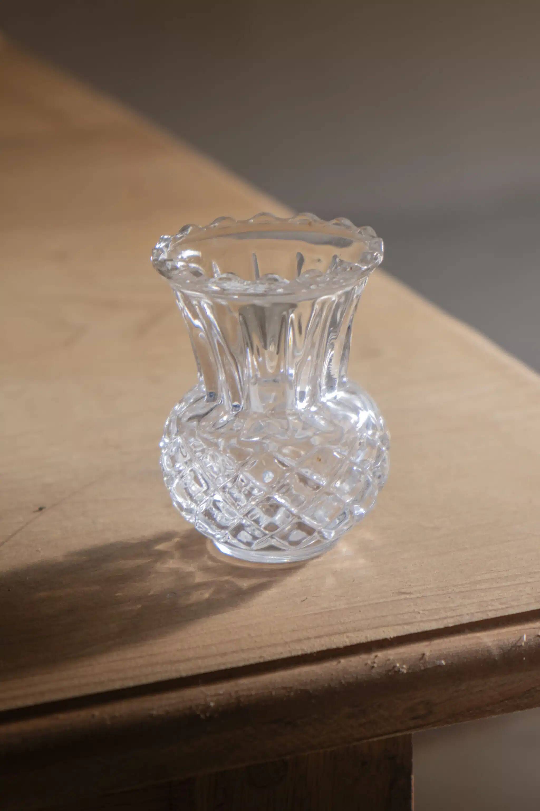 Small cut glass vase "Lily"