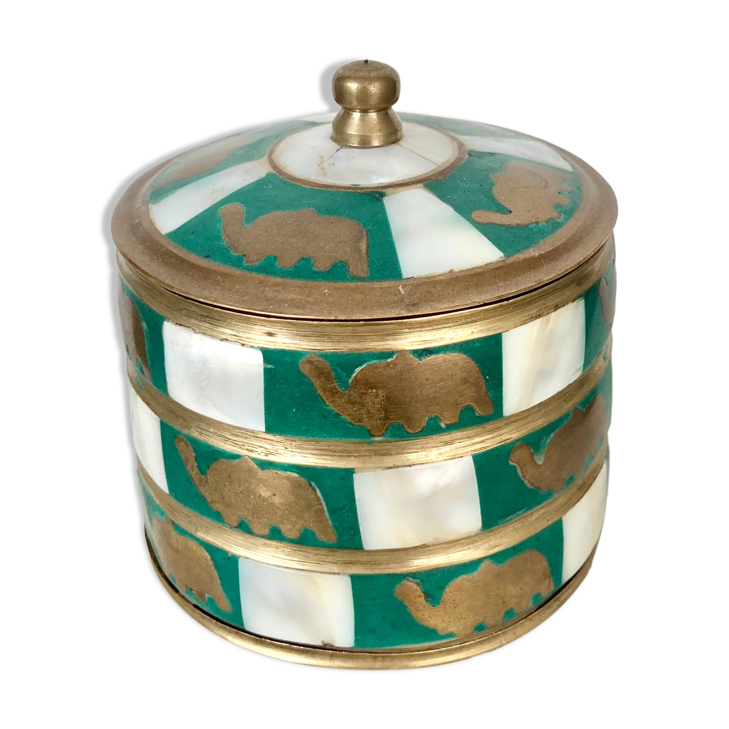 Boîte nacre et laiton