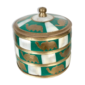 Boîte nacre et laiton