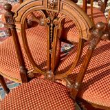 Suite de 6 chaises en noyer style Louis XVI