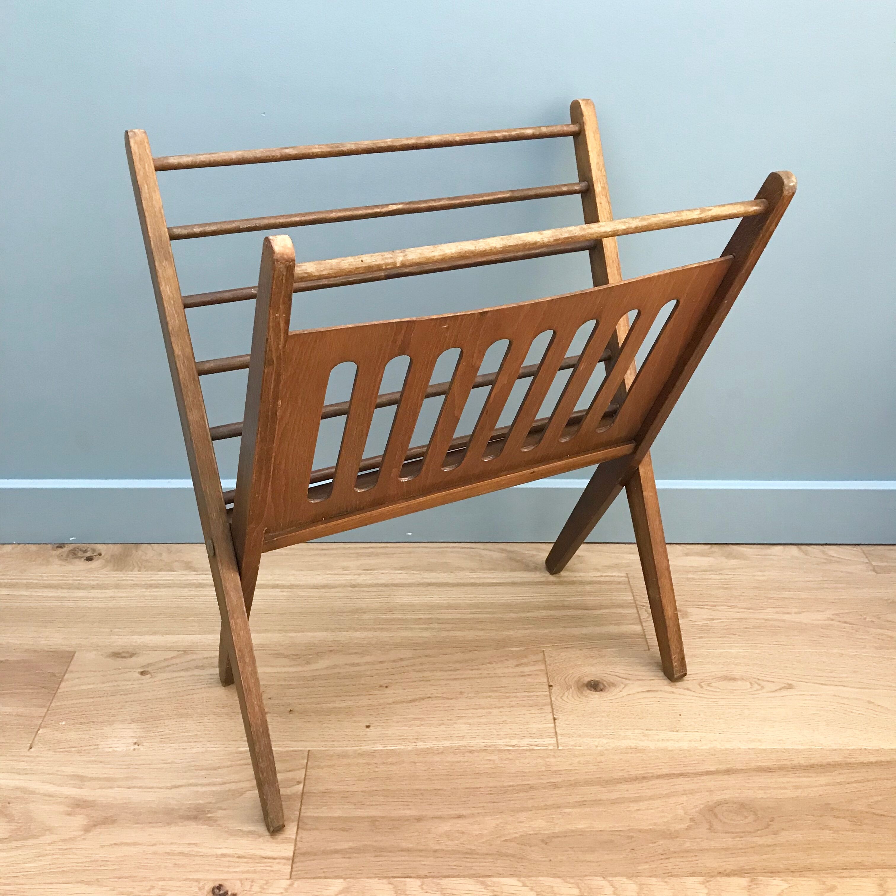 Reviews holder in solid wood Cees Braakman