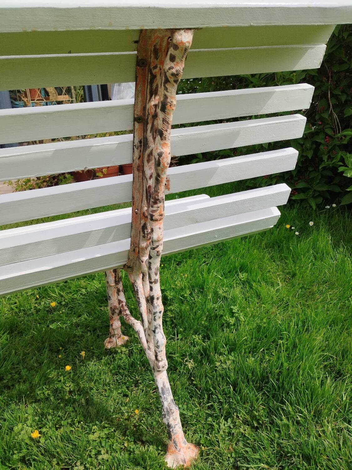 Banc de jardin avec pieds en fonte ancien