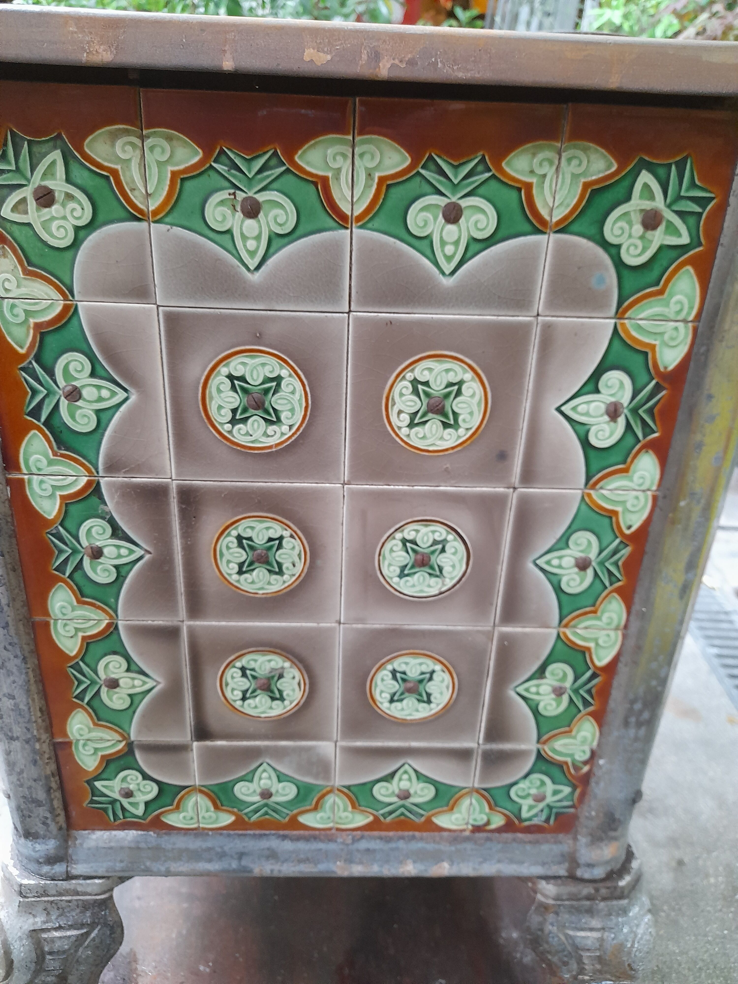 Cook old tile faience metal structure