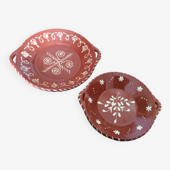 2 terracotta plates