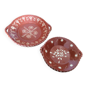 2 terracotta plates