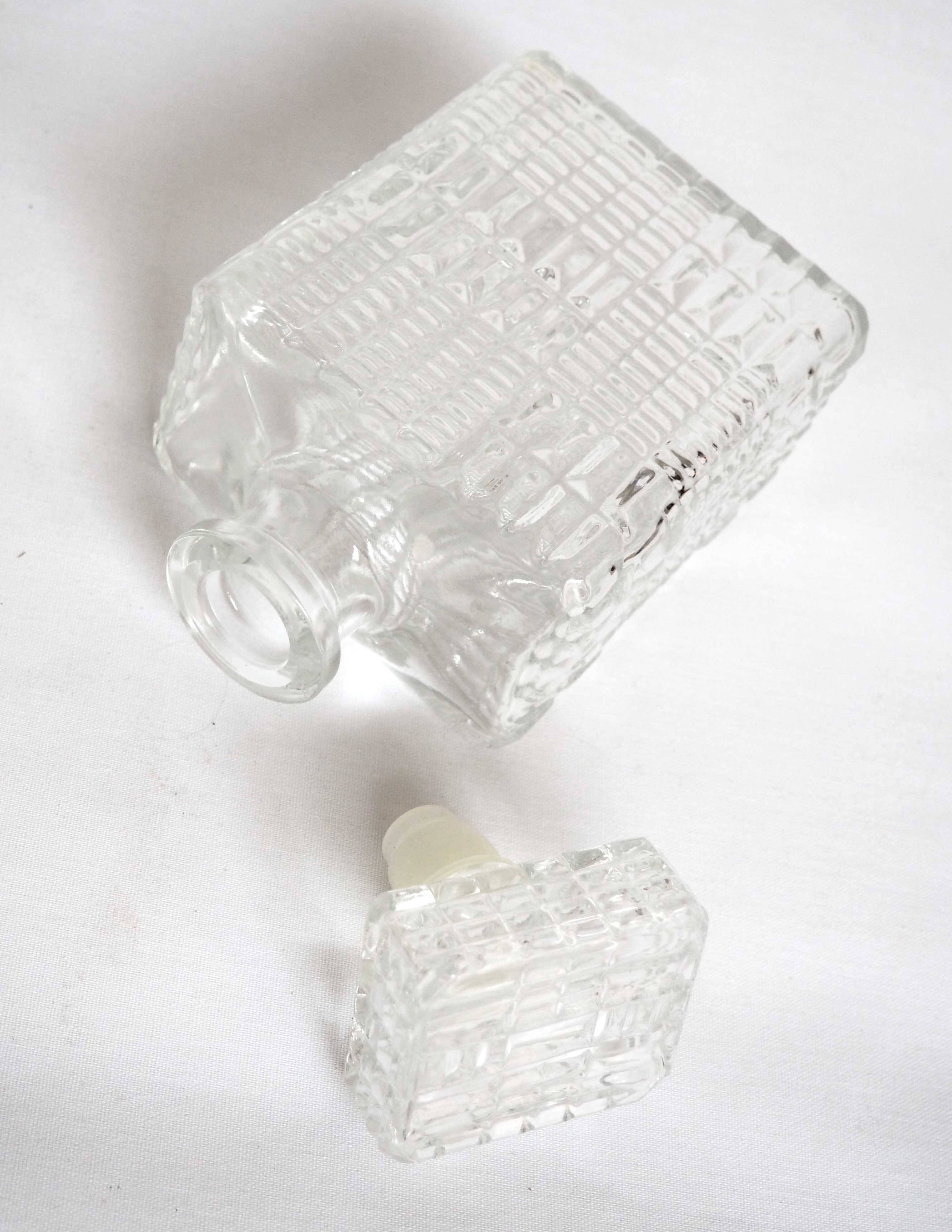 Rectangular whiskey decanter