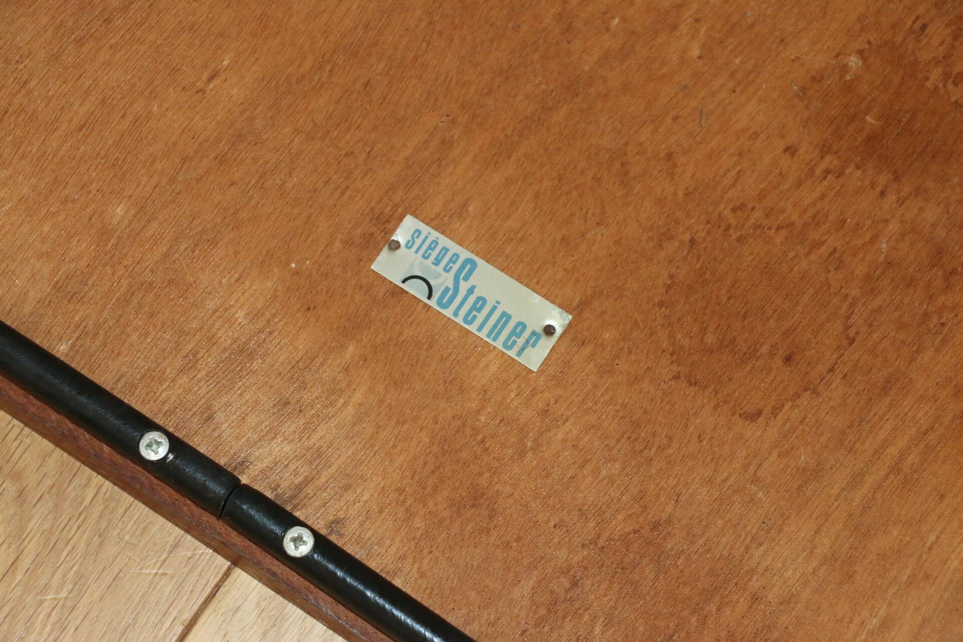 Guariche Steiner flying coffee table