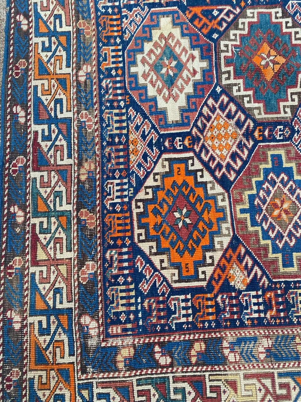 Pretty old Caucasian chirwan carpet of the 19th century  115x176cm