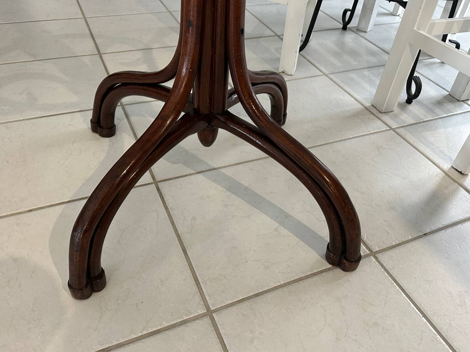 Parrot coat rack Thonet 1920s