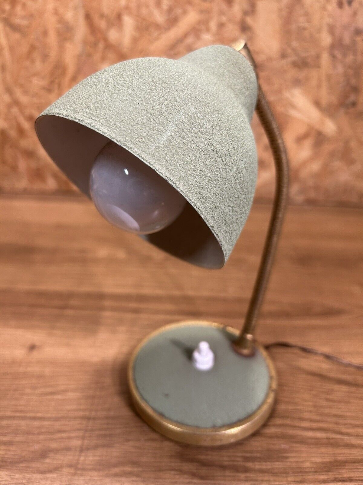 Ancienne lampe vintage metal vert, années 60', déco pop