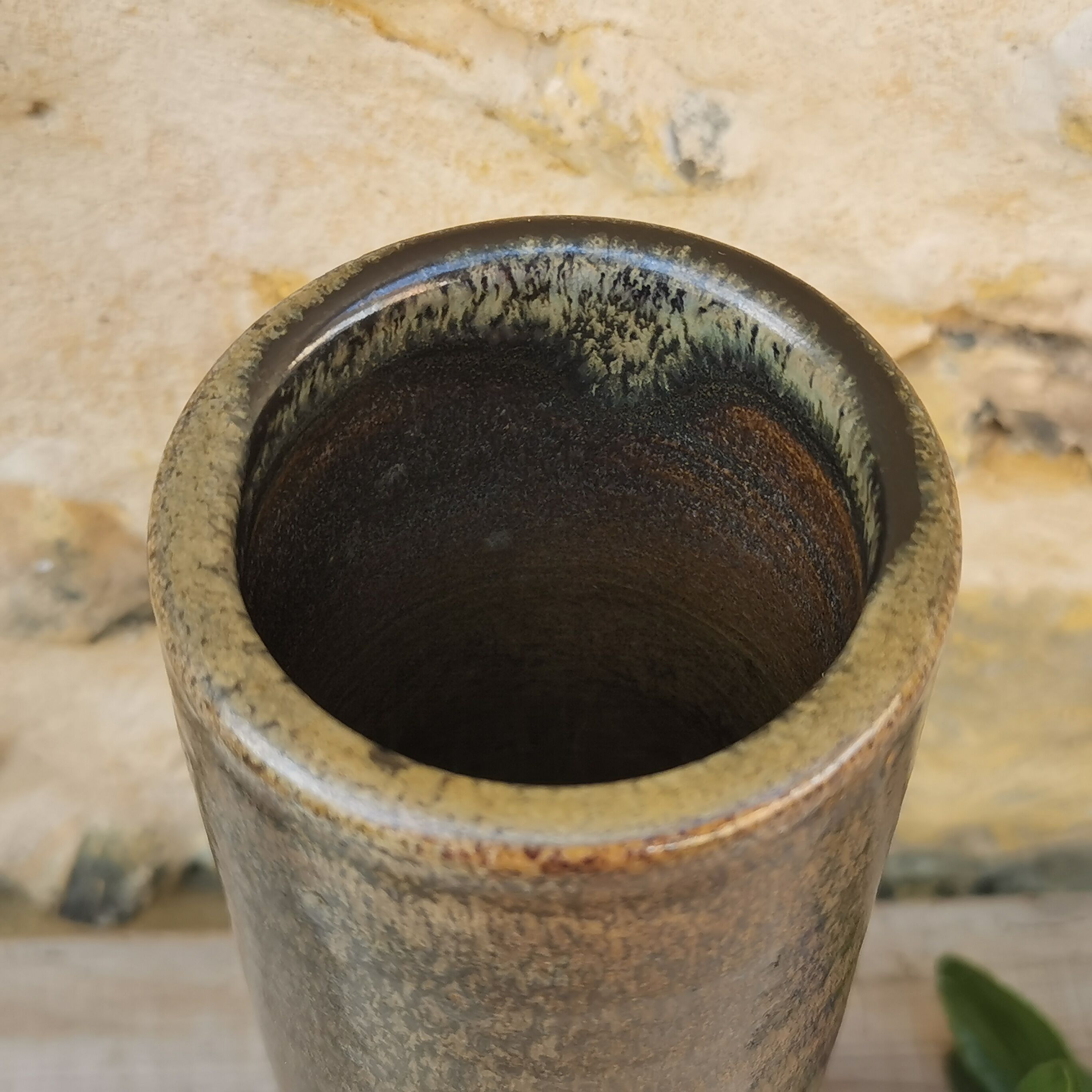 Sandstone roller vase