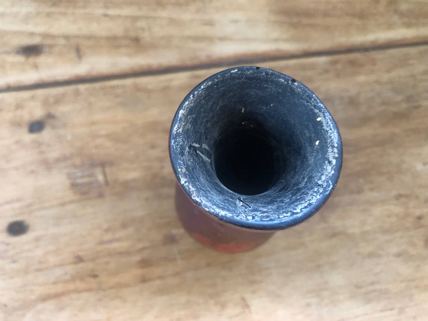 Lacquered wooden vase, Vietnam, 20th century.