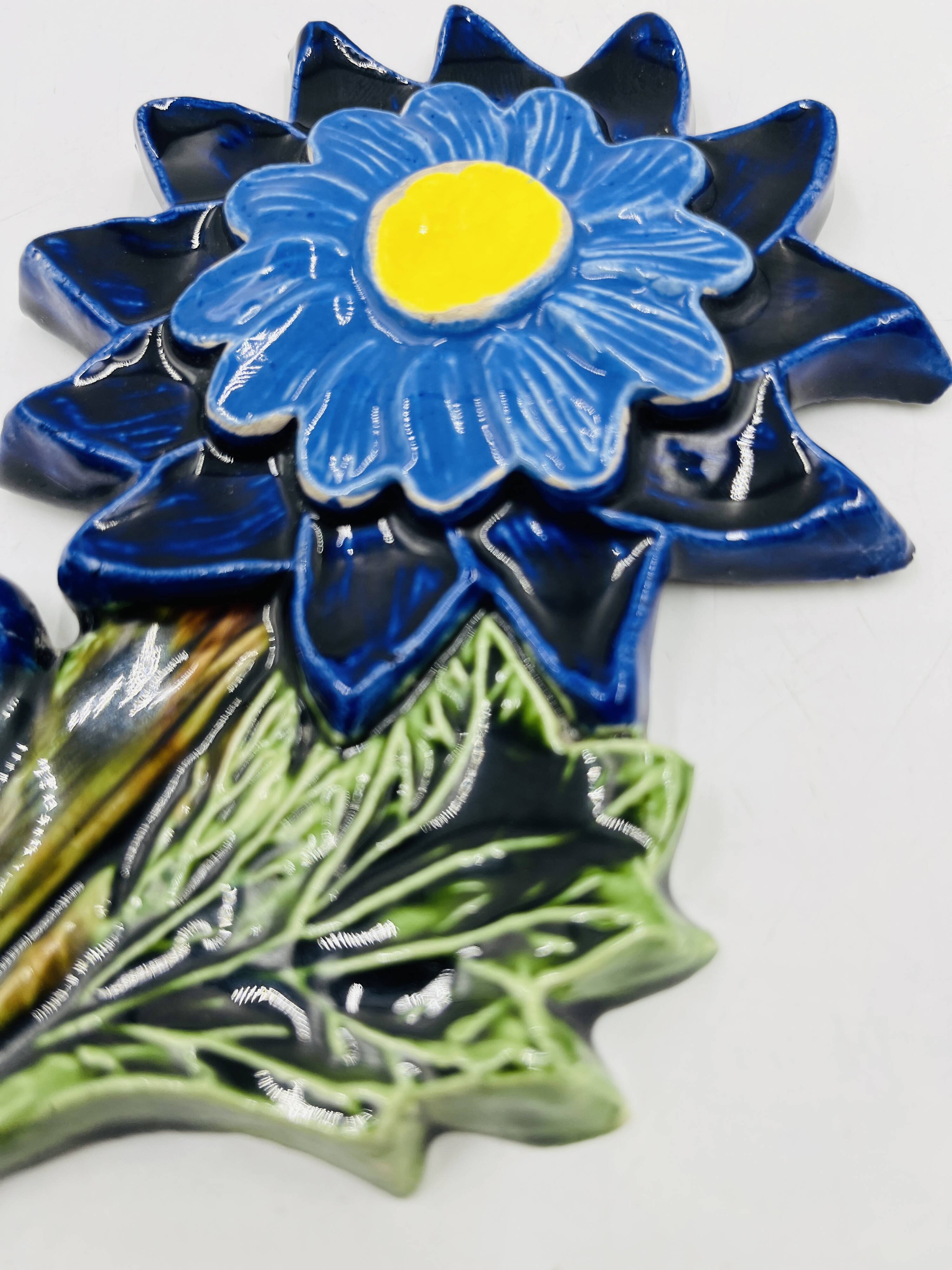 Flower hook wall hook in Belgian ceramic by André Bayer