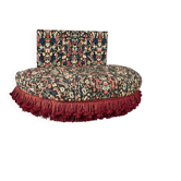 Fauteuil d’appoint, passementeries et petits points par Jacques Garcia