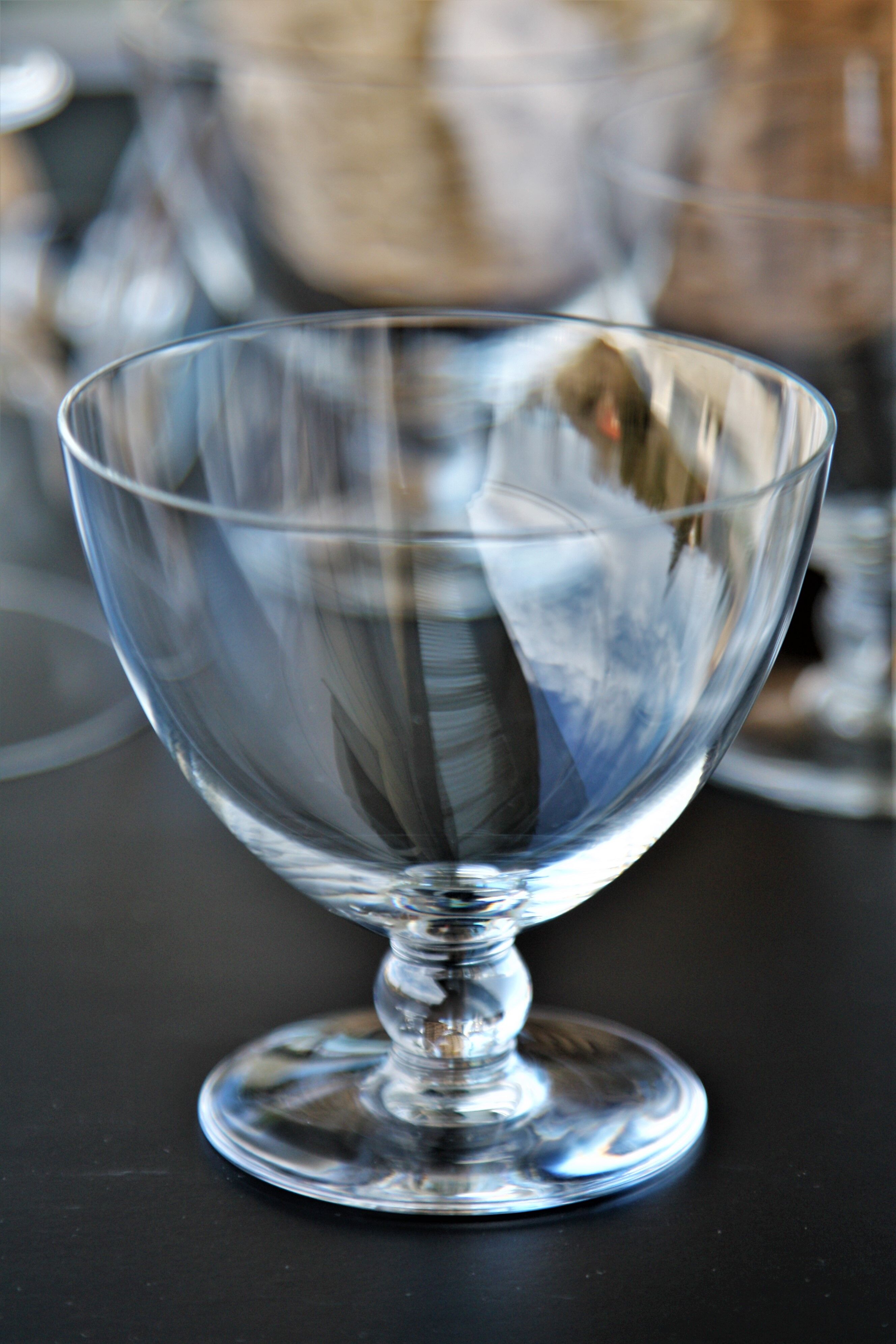 Series of 6 Art Deco crystal wine glasses from Baccarat model Gilbert