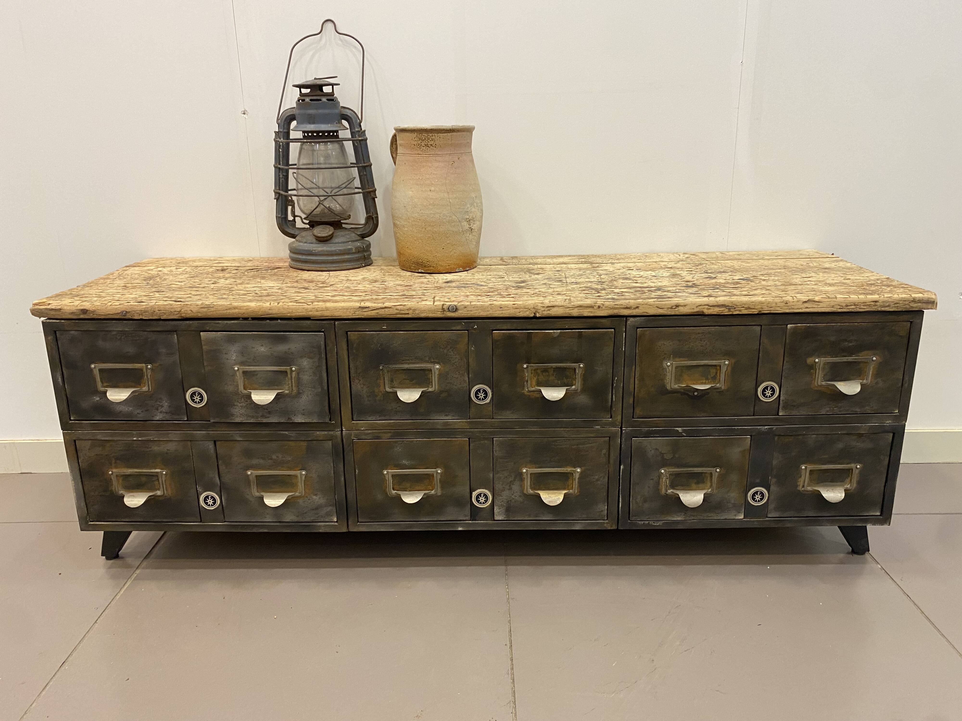 Meuble bas 12 tiroirs industriel vintage