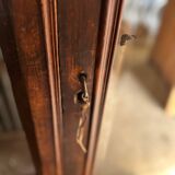 Armoire bonnetiere ancienne en bois massif