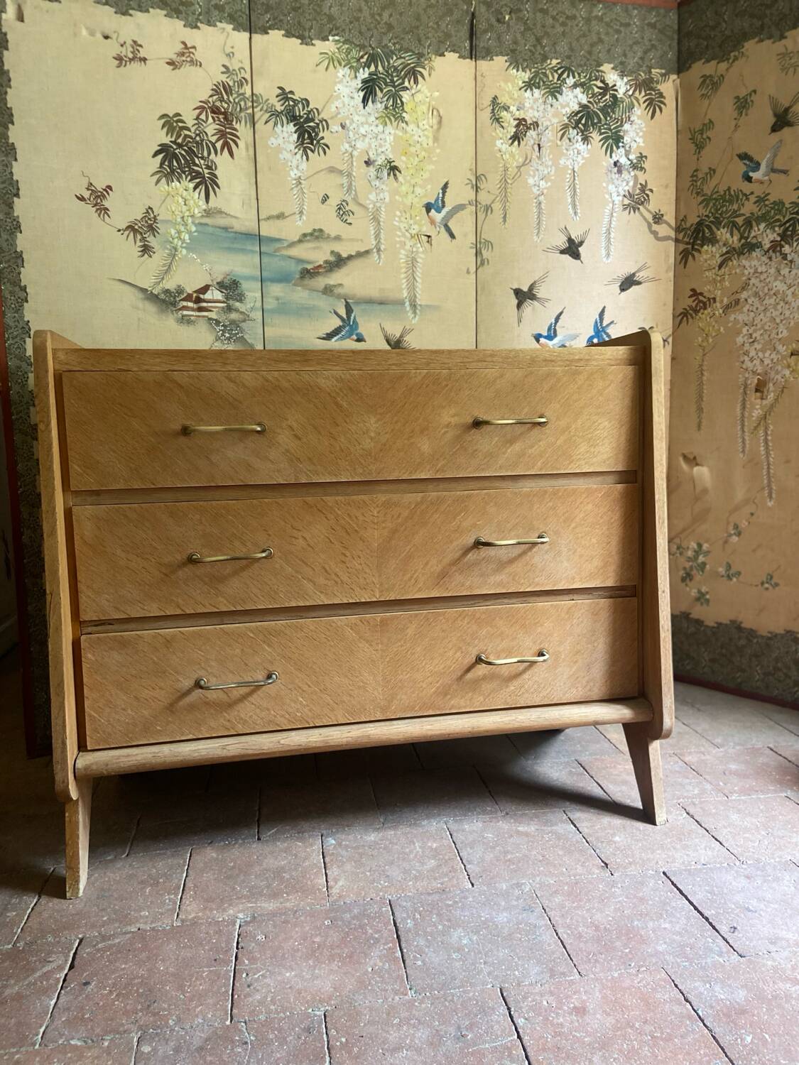 Commode vintage à ailerons
