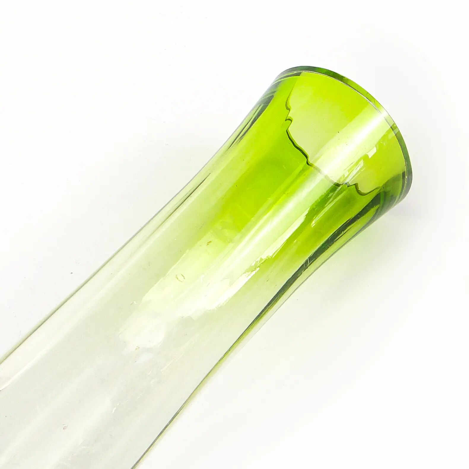 Vase Art Nouveau, verre vert, France, début du 20e siècle