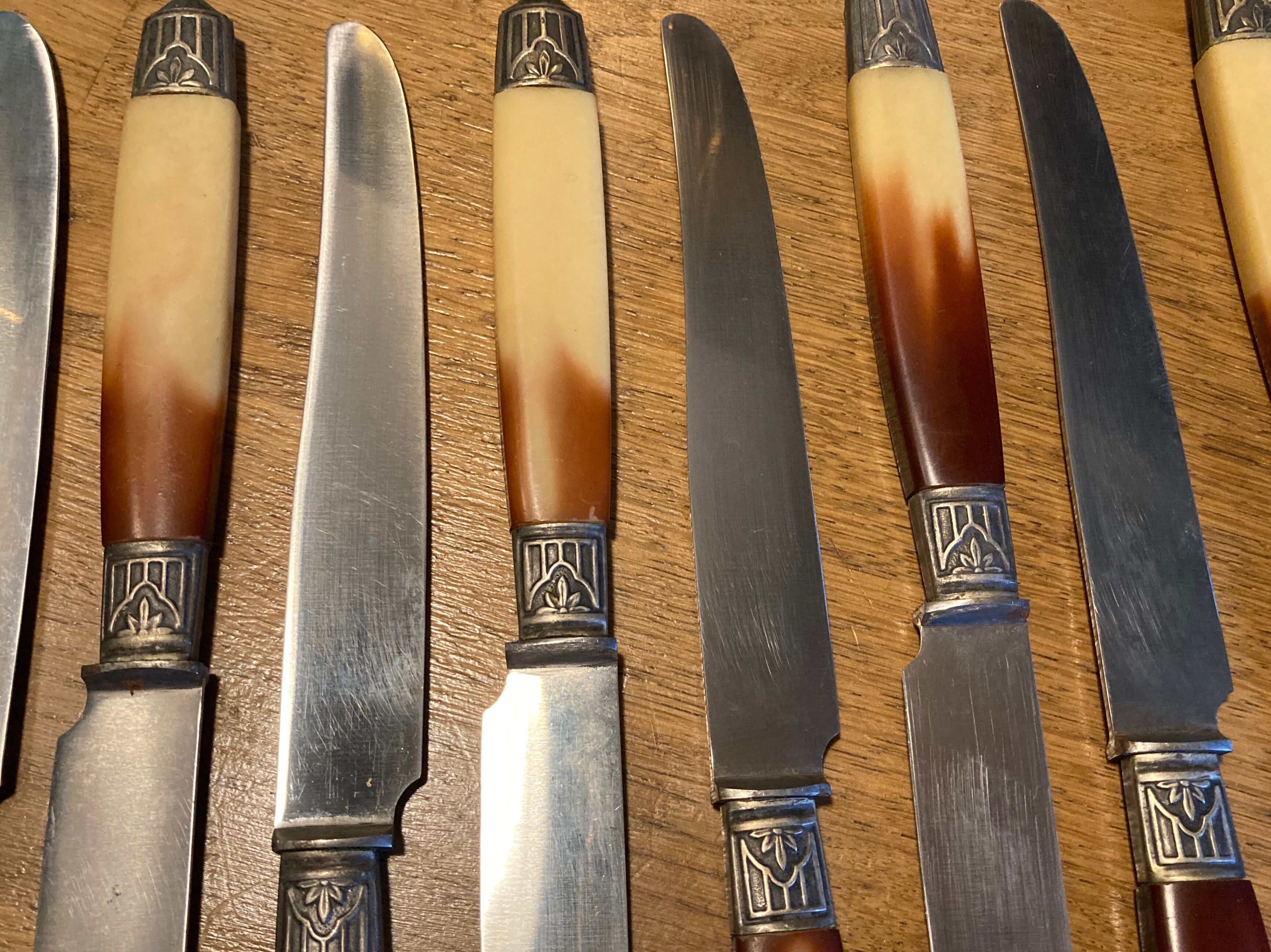 12 aArt deco knives