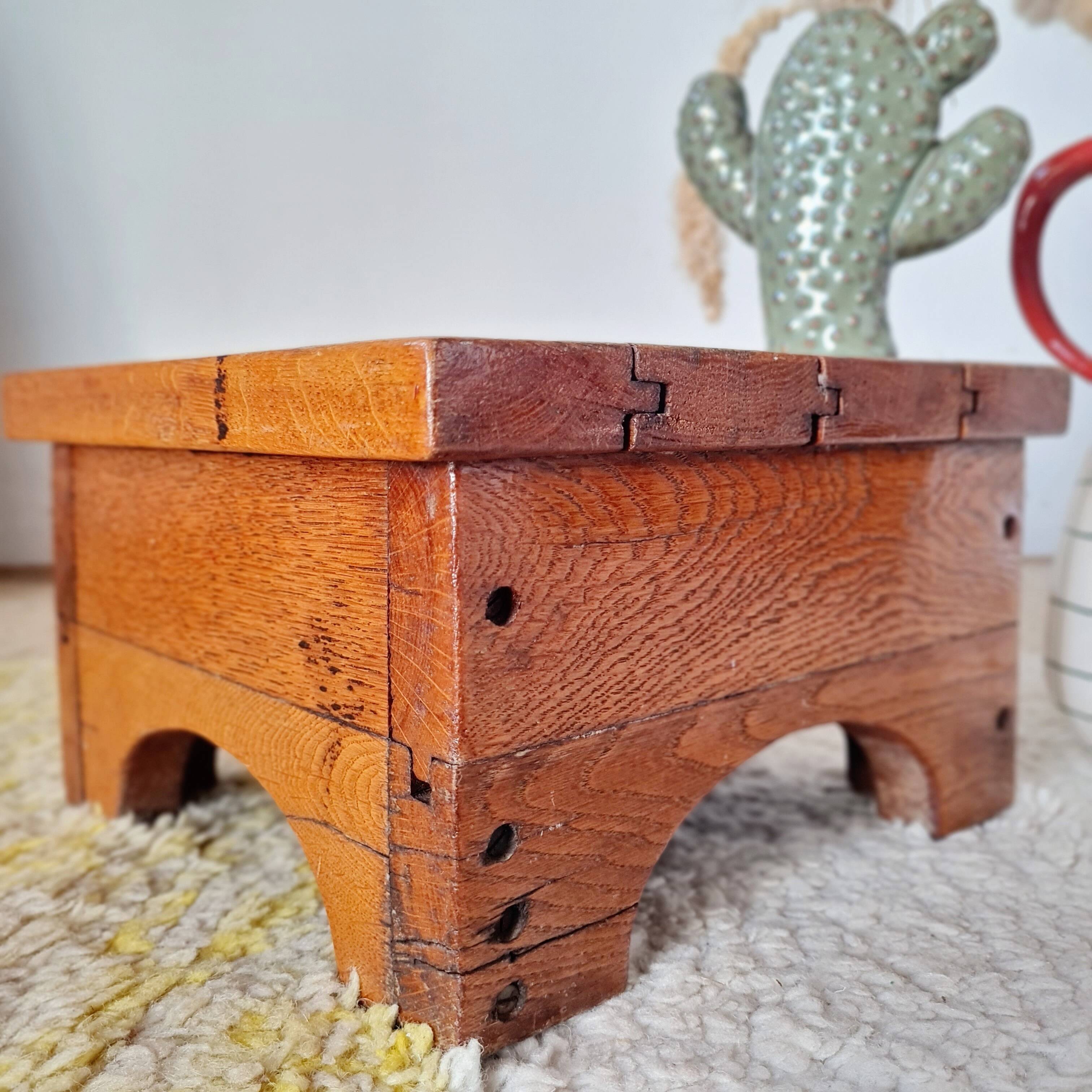 Mini banc de métier ou repose-pieds vintage