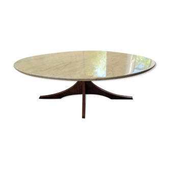 Table basse plateau de marbre et piėtement palissandre de Hugues Poignant