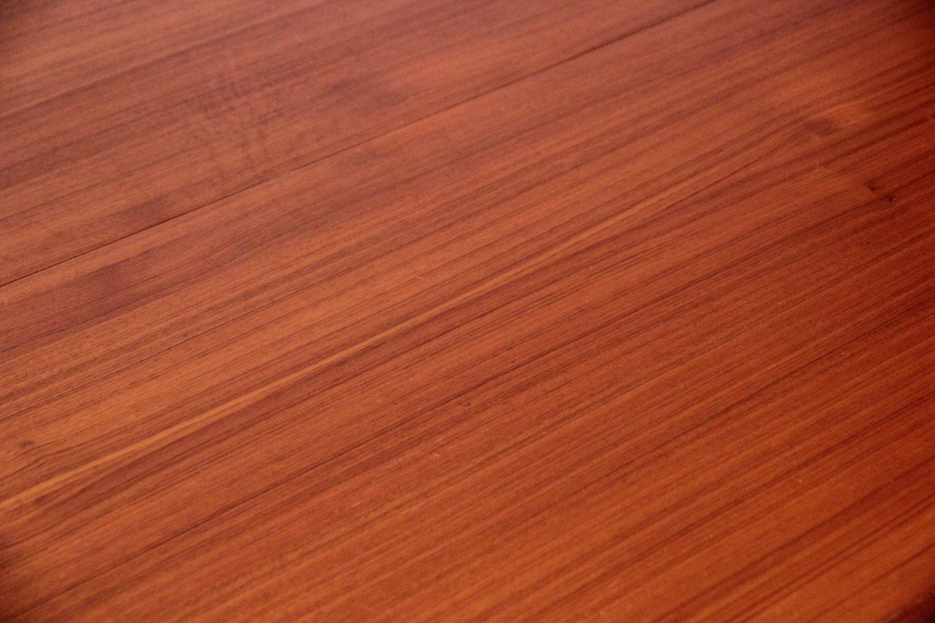 Vintage extendable round table