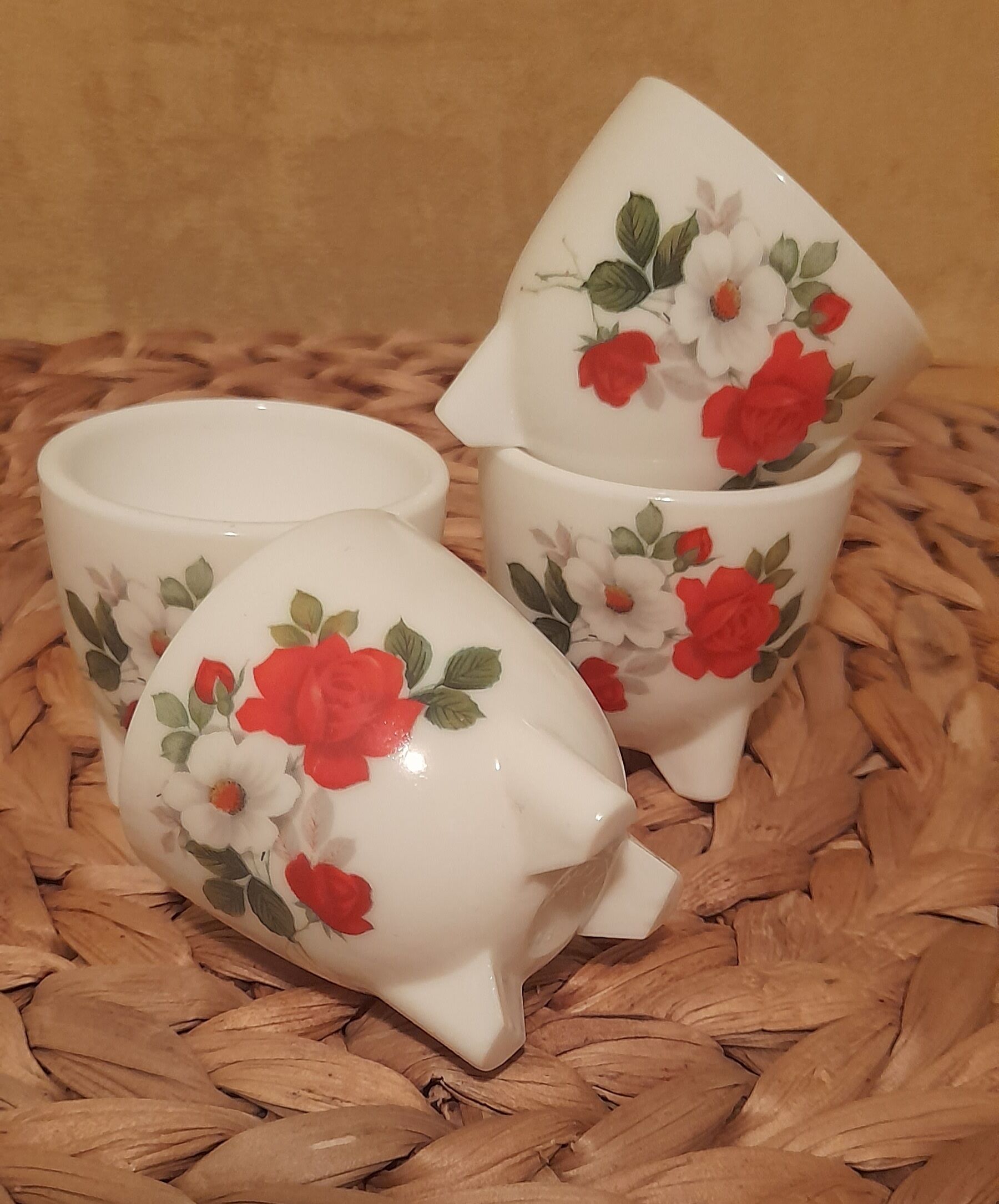 4 coquetiers décor floral, Arcopal, années 70s