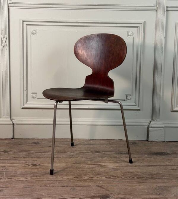 Arne Jacobsen pour Fritz Hansen , Chaise « Ant », modèle 3100, première version à trois pieds