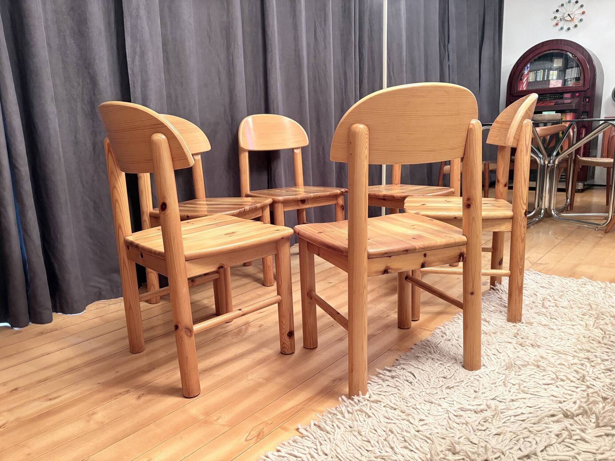 Ensemble de six chaises conçues par Rainer Daumiller, Hirtshals Savvaerk, Danemark.