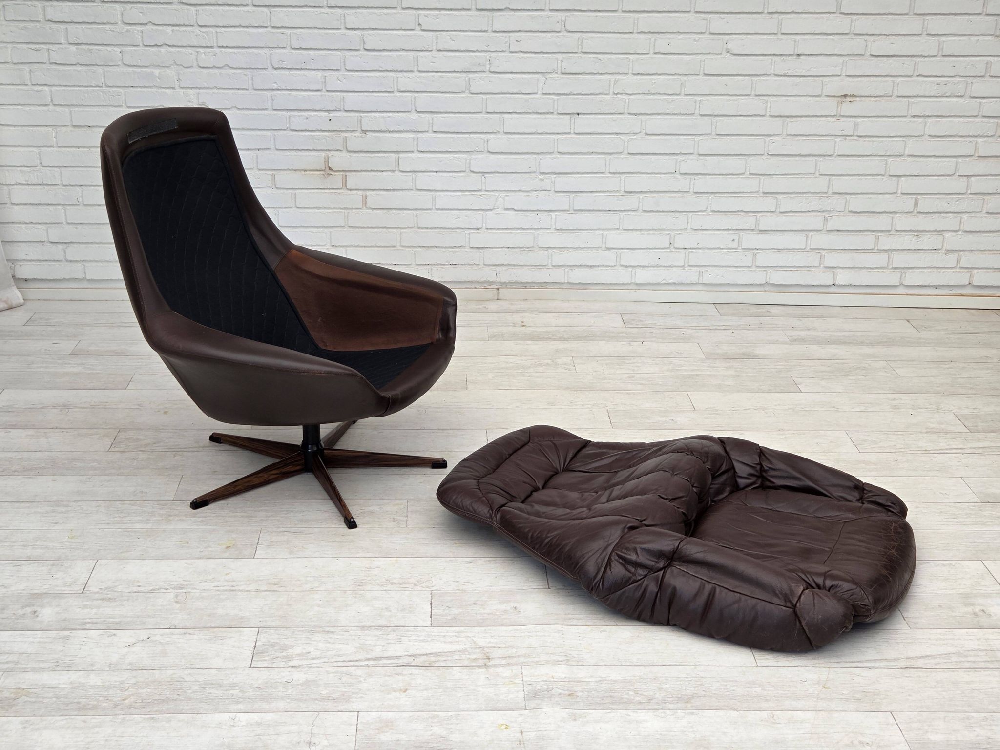 1970s, Danish design by H.W.Klein, swivel chair, for Bramin Møbler.