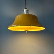 Suspension en métal jaune Mid-Century