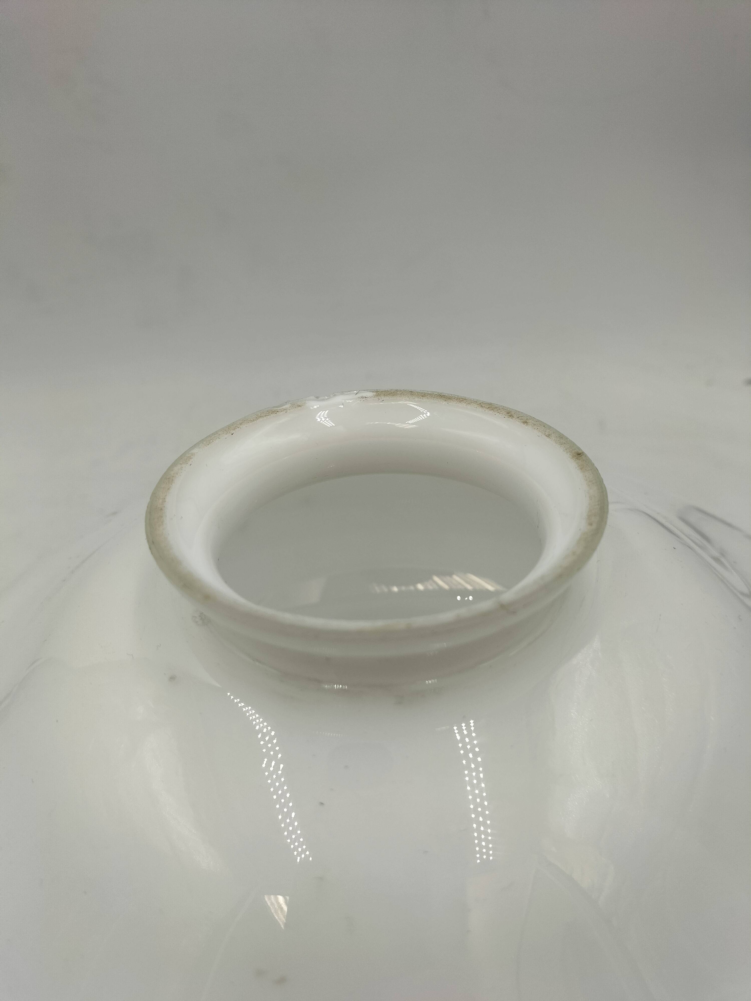 White opaline suspension