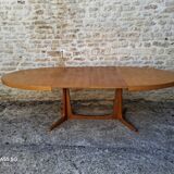 Baumann oval table