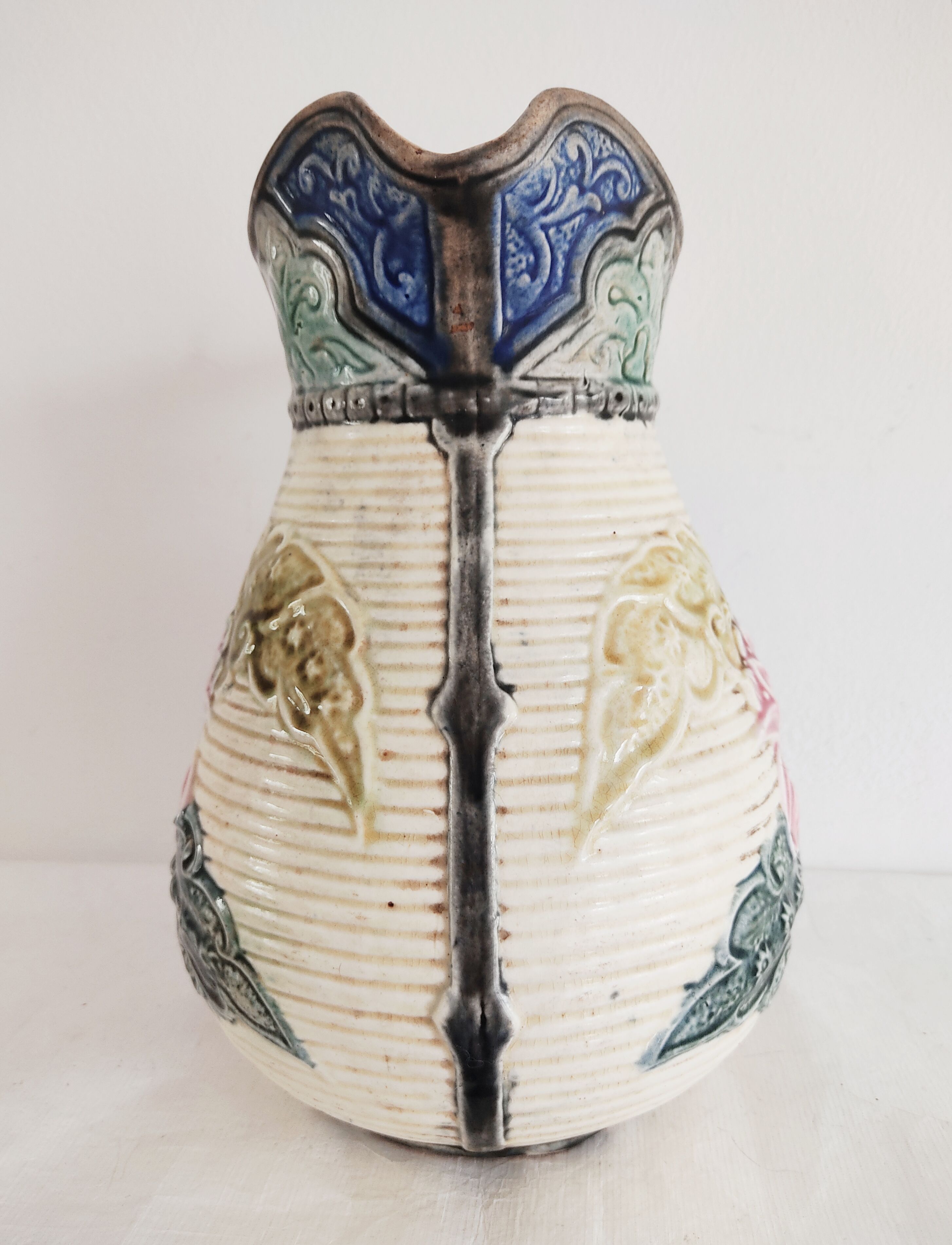 Pitcher dabbling around 1900