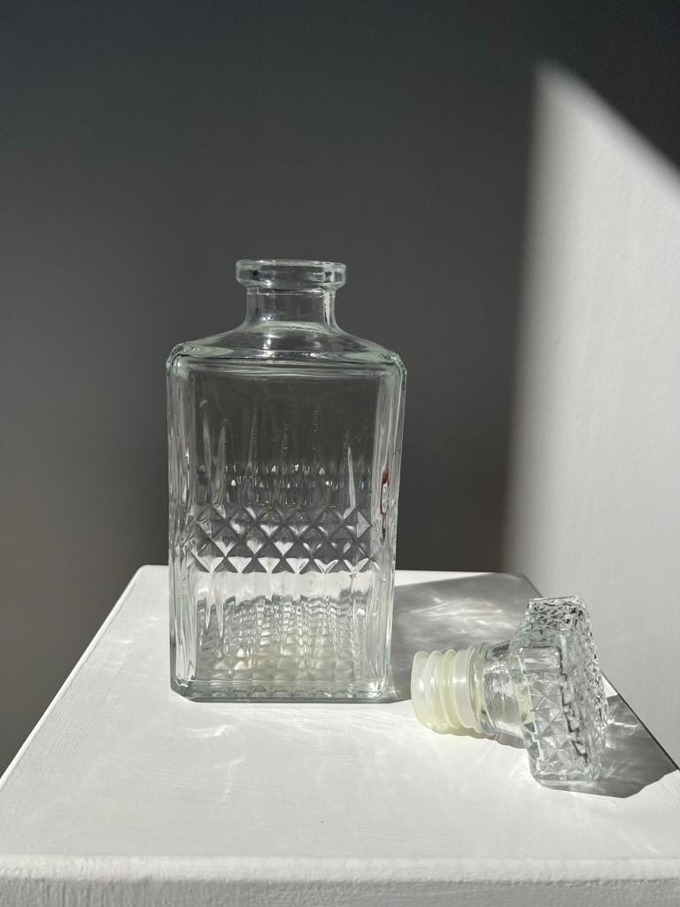 Vintage glass whiskey decanter H:22cm