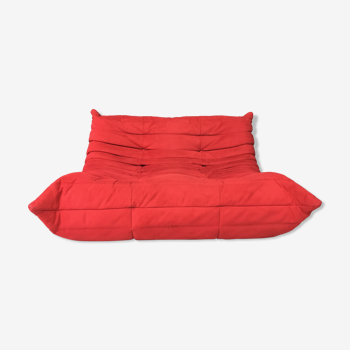 Togo rouge par Michel Ducaroy pour Ligne Roset