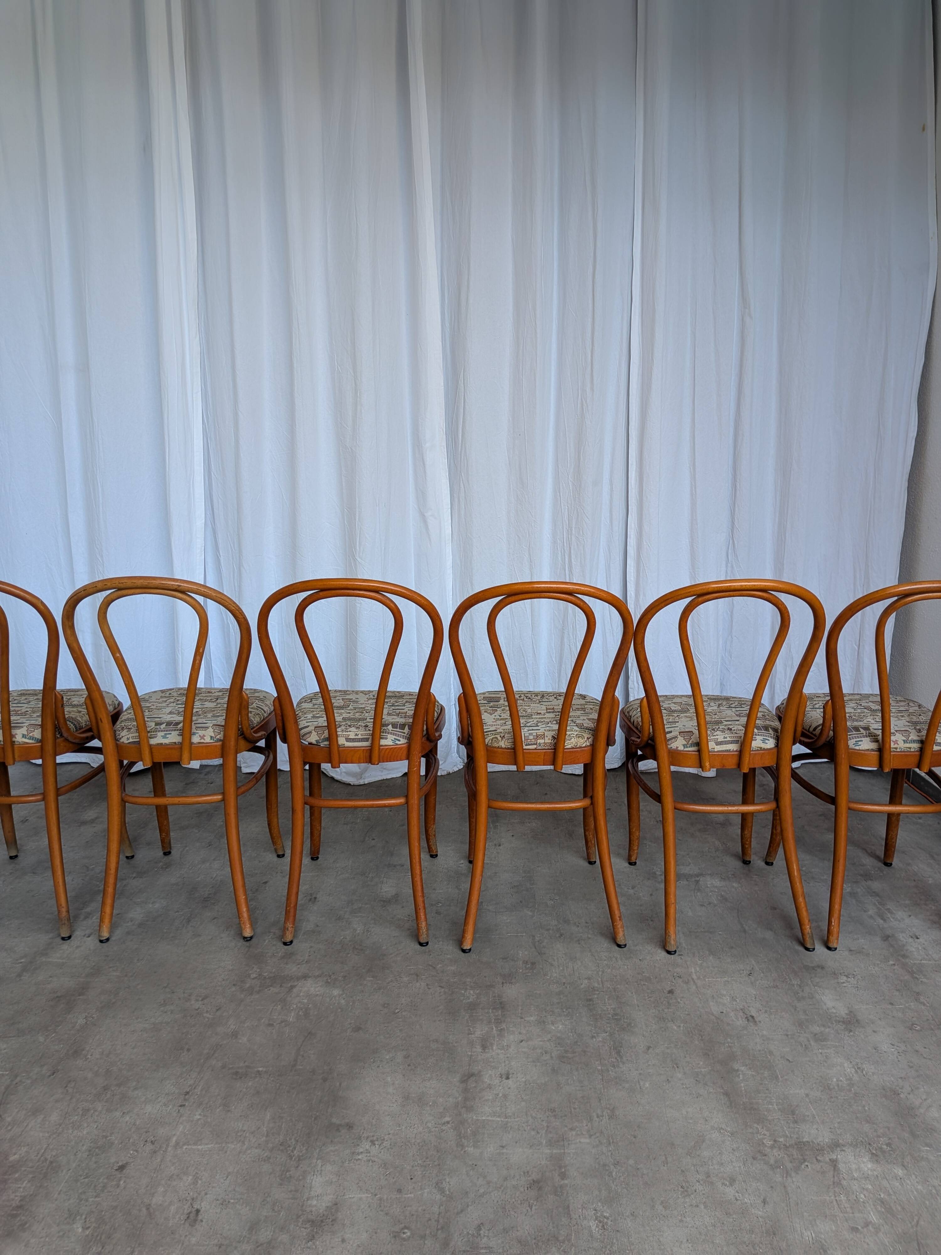 Ensemble de 6 chaises de salle à manger Thonet en bois courbé avec assise en tissu / Années 1970 Mid-Century Bistr