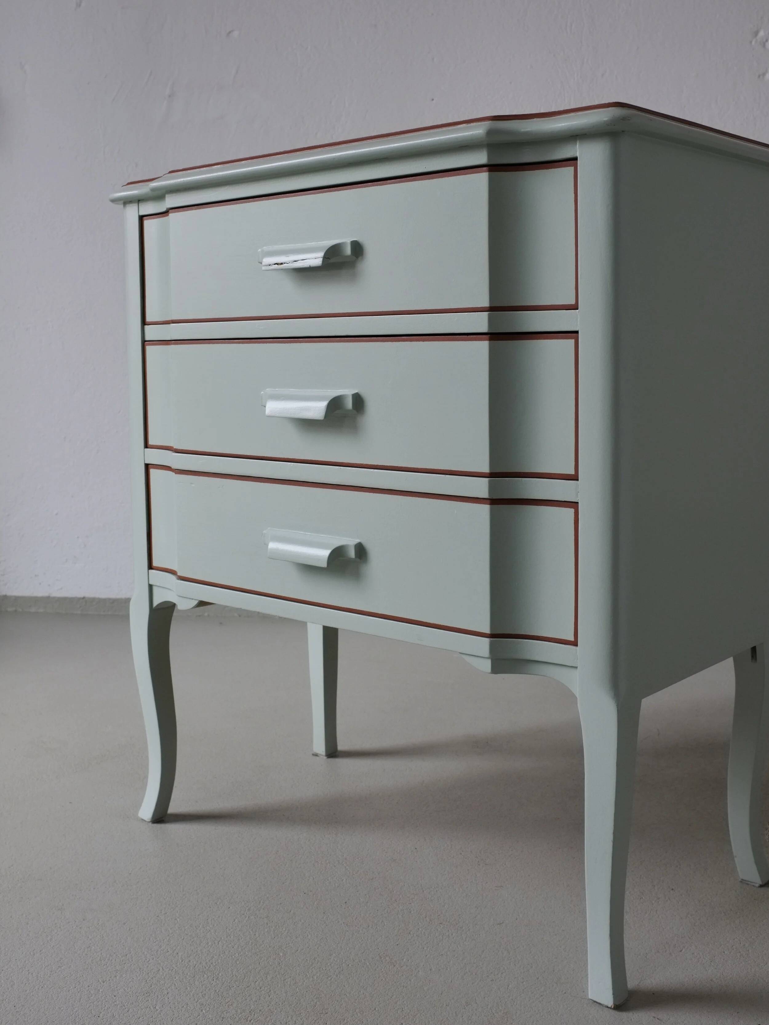 Commode suédoise peinte avec miroir | Années 1940