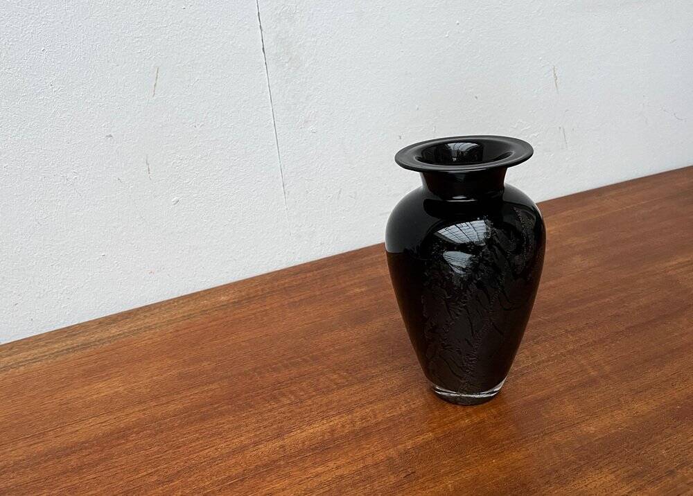 Postmodern black art glass vase by Hans Jürgen Richartz for the Richartz art collection, 1980s.