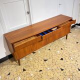 Sleek Scandinavian row 186cm