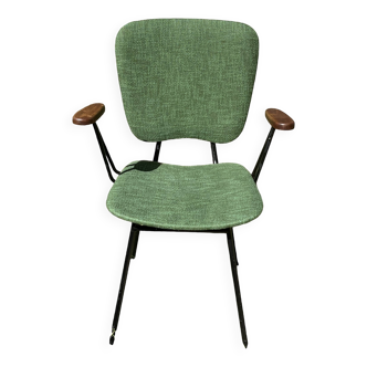 50s chair with armrests.