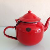 Enamelled red teapot 50/60