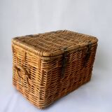 Wicker trunk with leather straps