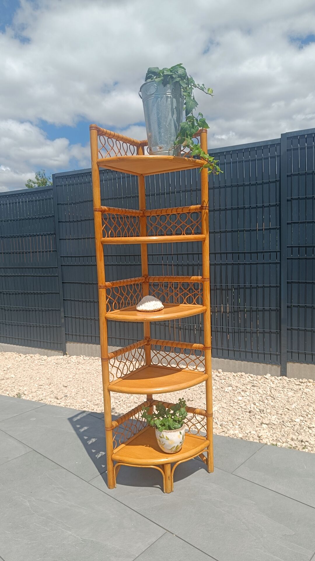 Vintage corner shelf in rattan – 1970s – Exceptional condition
